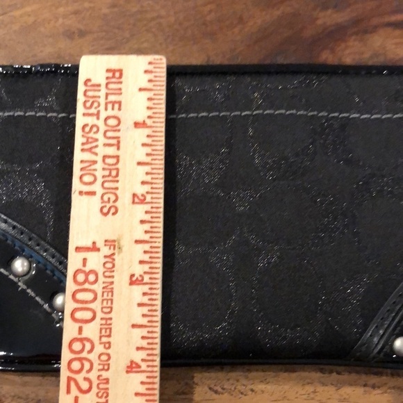 Coach Vintage Black Signature Studded Wristlet - Picture 7 of 7